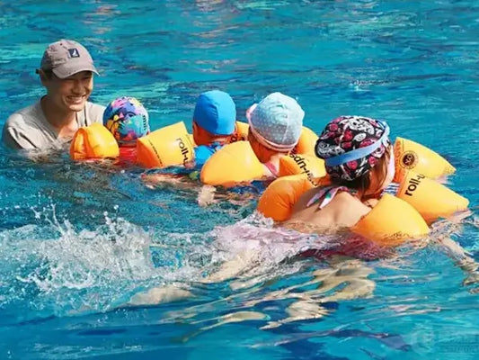 How to Ensure Children's Swimming Safety in the Fall?